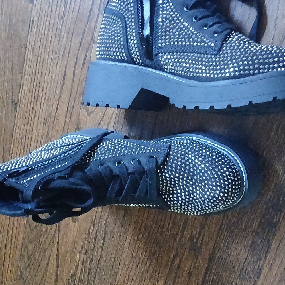 Boots - Picture 2 of 3